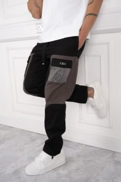 Diverge Cargo Pants - Black(New Diverge Cargo Pants Black)