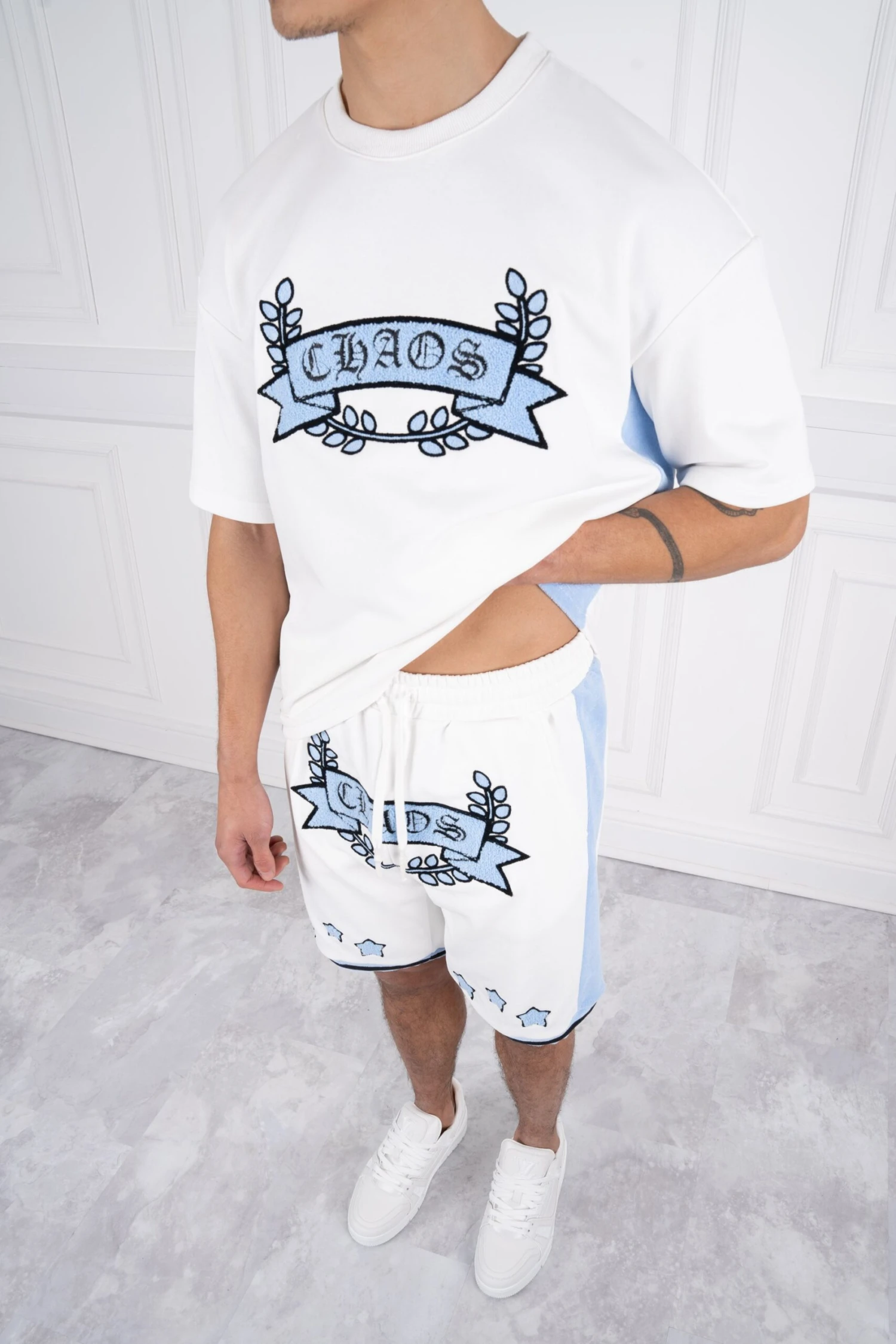 Chaos Crest T-Shirt - White/Pale Blue(Chaos Crest T Shirt White Pale Blue) 3 Chaos Crest T-Shirt - White/Pale Blue(Chaos Crest T Shirt White Pale Blue) - Image 3