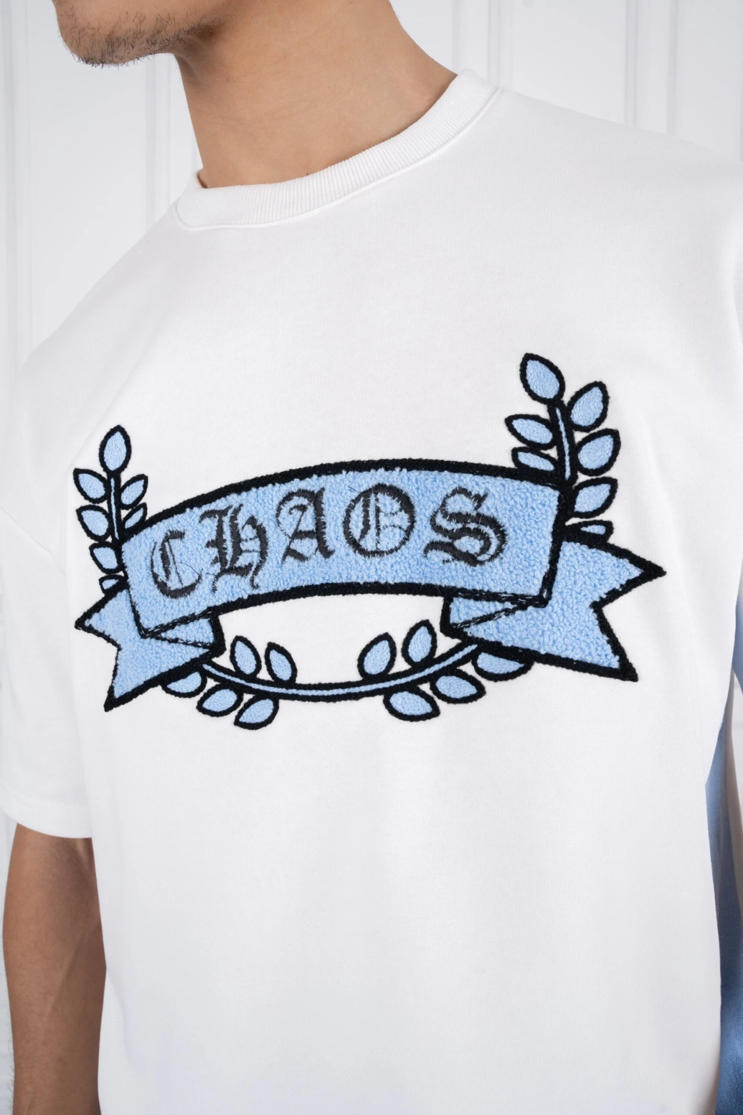 Chaos Crest T-Shirt - White/Pale Blue(Chaos Crest T Shirt White Pale Blue) 2 Chaos Crest T-Shirt - White/Pale Blue(Chaos Crest T Shirt White Pale Blue) - Image 2