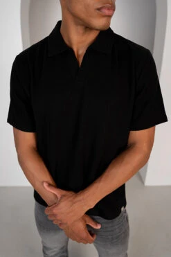 Waffle Boxy Open Neck Polo - Black(Waffle Boxy Open Neck Polo Black)